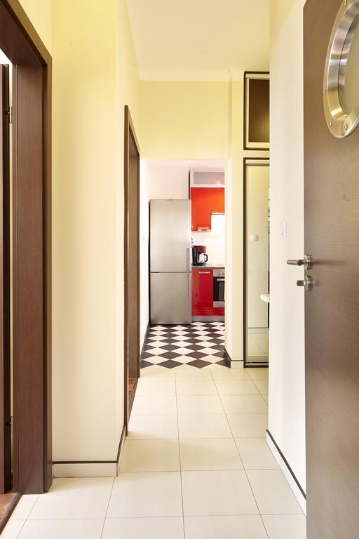 Lovely Funky Flat Near Royal Park Apartament